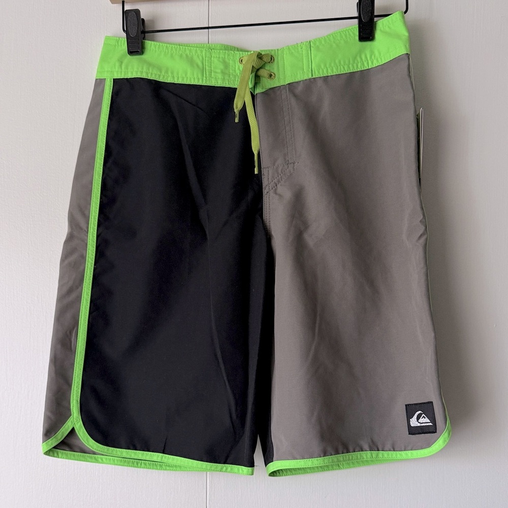 Quiksilver Black and Gray Shorts with Bright Green Trim Boys Sz 28/14 NWT